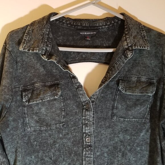 Rock Republic Women's Shirt Denim Look Open Back Rock Republic 1X - Picture 4 of 4